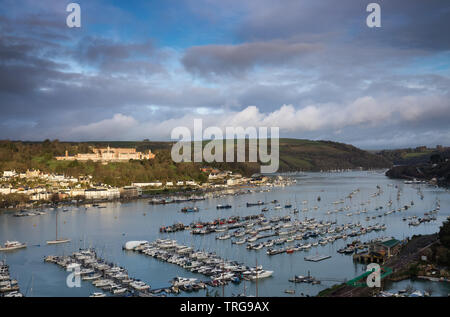 Il Royal Naval College Brittania e il Dart estuario, Dartmouth, Devon, Inghilterra, Regno Unito Foto Stock