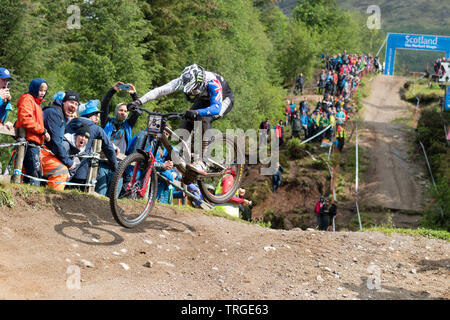 Troy Pierce Brosnan racing al traguardo, Mondo UCI Mountain Bike World Cup, Fort William Scozia, 2019 - finitura in secondo luogo Foto Stock