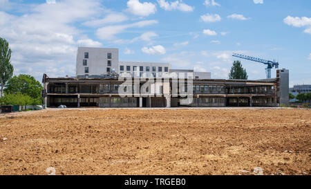 Edificio di essere distrutto in città Foto Stock