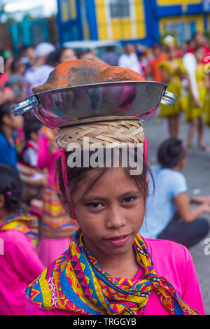 Partecipante al festival Higantes ad Angono Filippine Foto Stock