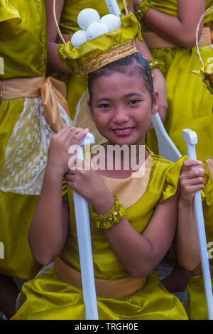 Partecipante al festival Higantes ad Angono Filippine Foto Stock