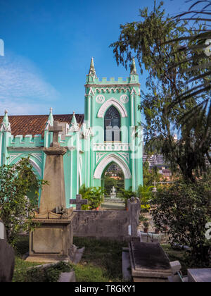 Macao,Cina - Novembre 2018: Il San Michele e la cappella del cimitero circostante nel centro della città Foto Stock