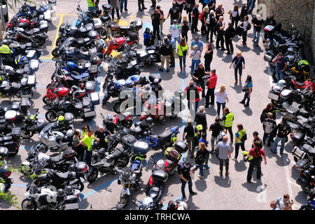 Motocicli in un parcheggio a San Marino. Foto Stock