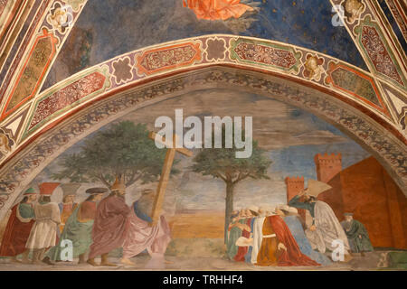 Esaltazione della croce, la Leggenda della Vera Croce, ciclo di affreschi di Piero della Francesca, Cappella Bacci, Cappella Bacci, Cappella Maggiore, 1452-1466, Ba Foto Stock