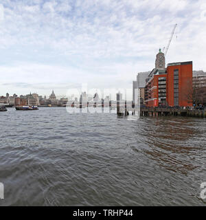 London, Regno Unito - 26 Gennaio 2013: Oxo Tower Building al Fiume Tamigi Southwark a Londra, Regno Unito. Foto Stock