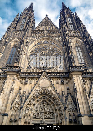 La Cattedrale di San Vito prospettiva in Praga Foto Stock