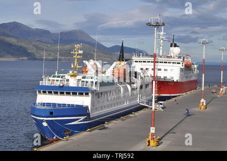 Antartico NAVI DA CROCIERA OCEAN NOVA E SPEDIZIONE IN Ushuaia, Argentina Foto Stock