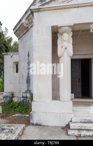 03 maggio 2019, Cavtat, Croazia. Costruzione di Racic Mausoleo di famiglia Foto Stock