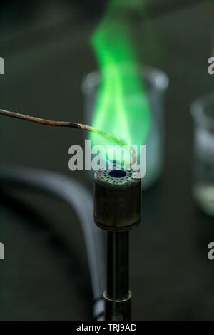 Laboratorio di chimica esperimento di apparecchiature Foto Stock