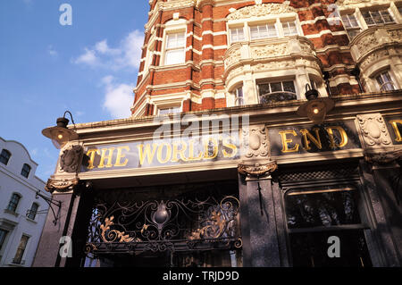 La fine del mondo Mercato (precedentemente noto come fine del mondo Distillery), un famoso late-Victorian gin palace il King's Road, a Chelsea, Londra, Inghilterra, Regno Unito Foto Stock