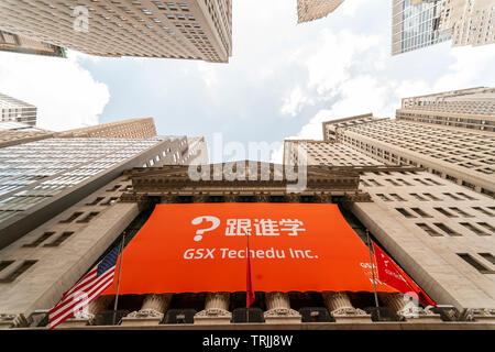 La Borsa di New York decorato per il primo giorno di negoziazione per GSX Techedu Inc. giovedì 6 giugno 2019. GSX Techedu è il terzo maggiore provider di online dopo la scuola tutoraggio in Cina. (© Richard B. Levine) Foto Stock