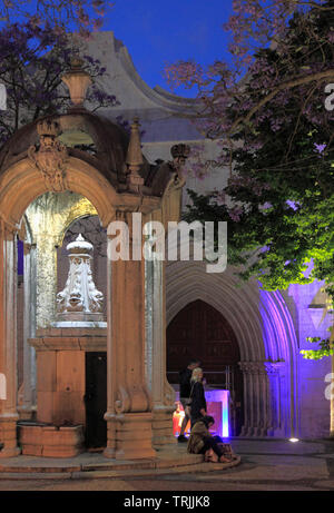 Il Portogallo, Lisbona, Bairro Alto, Largo do Carmo, fontana, Foto Stock