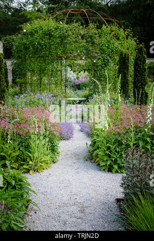 Inglese il giardino murato a Middleton Lodge vicino a Middleton Tyas nel North Yorkshire Foto Stock