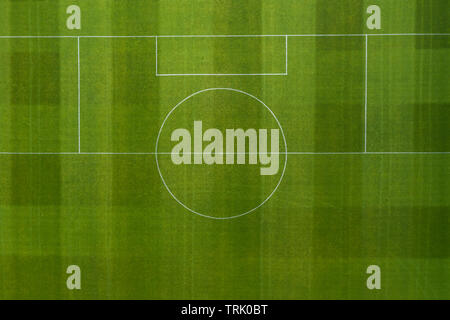 La marcatura di linea dal di sopra di un full size soccer pitch. Foto Stock