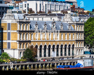 Il vecchio Mercato del Pesce di Billingsgate, ora un'ospitalità ed eventi sede nella City di Londra. Costruito 1875, il mercato del pesce spostato in una nuova posizione nel 1982 Foto Stock