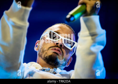 Il Colombiano reggaeton cantante, J Balvin (José Álvaro Osorio Balvin), è visto esibirsi live a fase nn. Primavera Sound Festival 2019 tenutasi a Porto, Portogallo. Foto Stock