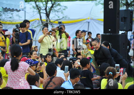 BANGKOK, Tailandia - 28 Maggio 2019 : Joe Louis tailandese tradizionale Teatro dei Pupi aveva un onorato opportunità di una parte di celebrare per incoronazione Cerem Foto Stock