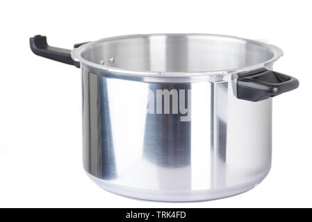 Metallo lucido pentola per cucinare isolati su sfondo bianco Foto Stock