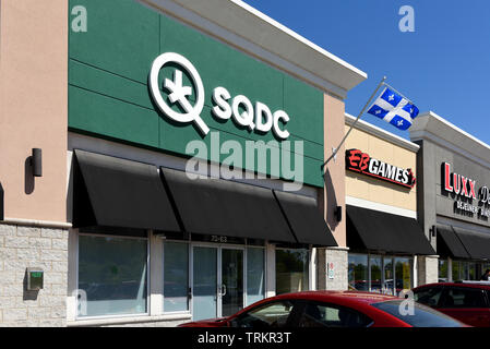 Gatineau, Quebec, Canada - 8 giugno. 2019: Quebec Cannabis Corporation (SDQC) memorizzare in una striscia mall in Boulevard de la Gappe. La proprietà provincially co Foto Stock