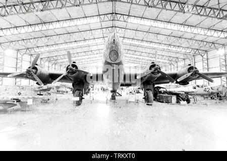 Una ricostruzione di un'Handley Page Halifax Bomber Mk III a Yorkshire Air Museum in Elvington,York. Foto Stock