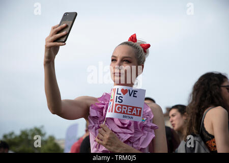 Sofia, Bulgaria - Giugno 08, 2019: Sofia orgoglio è il più grande evento annuale dedicato all'uguaglianza e i diritti umani di tutti i cittadini e il più grande Foto Stock