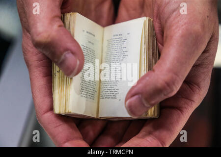 Londra raro Book Fair a Battersea Park. Dante Alighieri. La Divina