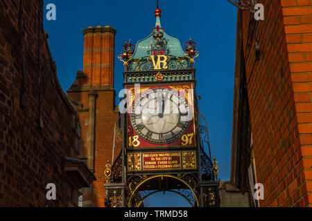 Il Eastgate Clock, Orologio in stile vittoriano a Chester, Inghilterra Foto Stock