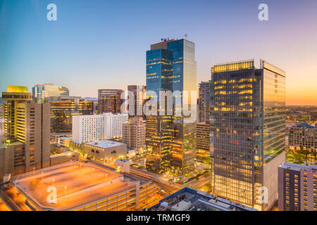 Phoenix, Arizona, Stati Uniti d'America cityscape nel centro cittadino al tramonto. Foto Stock