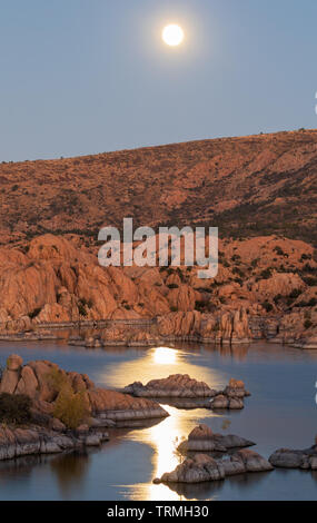 Ore del sorgere sopra il lago di Watson Prescott Arizona Foto Stock