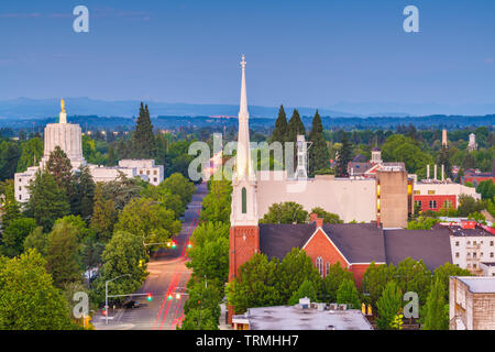 Salem, Oregon, Stati Uniti d'America downtown skyline della citta' al tramonto. Foto Stock