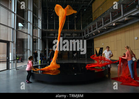 Copernico Science Museum con colorati esperimenti scientifici, simulatori, intrattenimento,migliori attrazione per turisti in tutto il mondo, Varsavia, Polonia Foto Stock