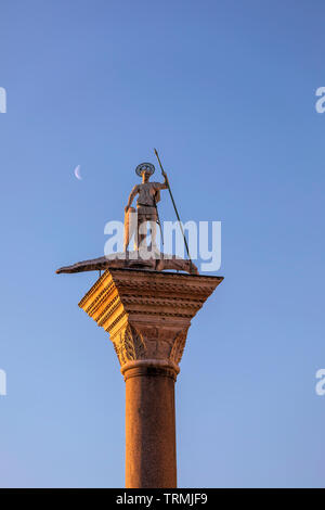 San Teodoro Statua in Piazza San Marco a Venezia Foto Stock