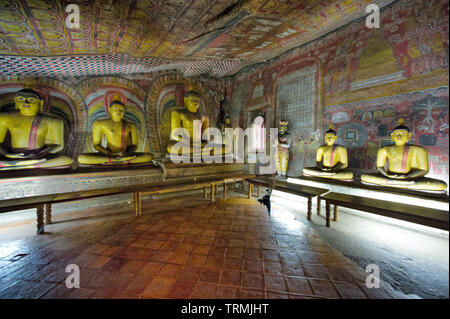 Dambulla tempio nella grotta conosciuto anche come Tempio d'Oro di Dambulla Foto Stock