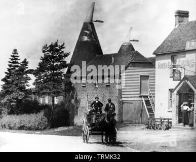 Oast House nel Kent Foto Stock