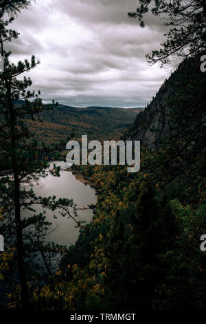 Vista del fiordo Sagenay nella foresta. Quebec, Canada Foto Stock