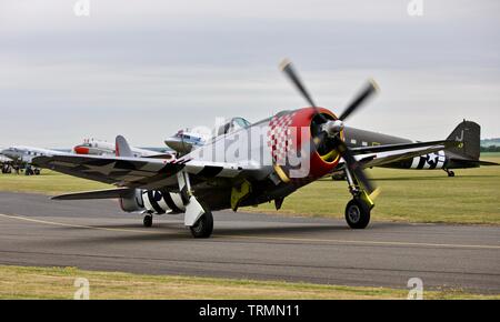 Repubblica P-47D Thunderbolt (G-Thun) all'Daks su Airshow di Normandia presso l'Imperial War Museum Duxford per commemorare il settantacinquesimo anniversario del D-Day Foto Stock