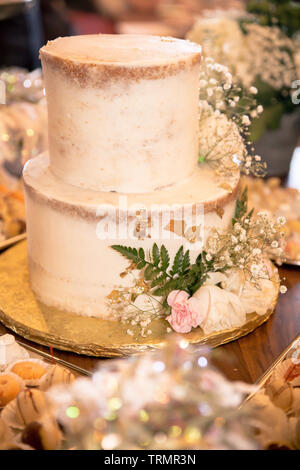 Deliziosa torta decorata a festive dolce festa tabella Foto Stock