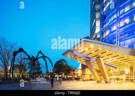 Asia, Giappone, Tokyo, Roppongi, Roppongi Hills Mori Tower Building, Manan spider scultura Foto Stock