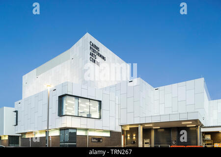 La facciata posteriore del Cairns Performing Arts Center, Cairns, Queensland, Australia Foto Stock