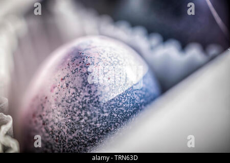 Uovo-come pralina in colori pastello Foto Stock