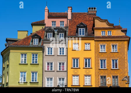 Storico colorati tenement case nel centro storico della città di Varsavia in Polonia. Foto Stock
