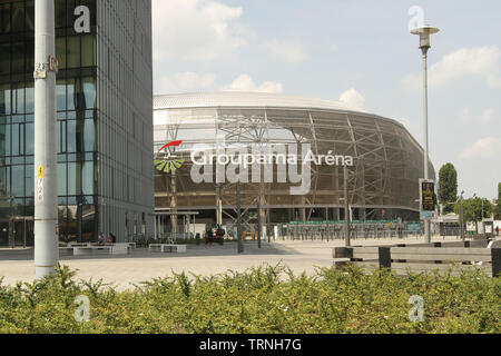 Budapest, Ungheria. Decimo Giugno, 2019. una vista generale al di fuori del Gruppo Groupama arena stadium.Galles squadra di gioco del calcio di formazione presso il Gruppo Groupama Arena di Budapest, Ungheria lunedì 10 giugno 2019. Il team stanno preparando pronti a svolgere il loro UEFA EURO 2020 il qualificatore, gruppo e match contro l'Ungheria domani notte. Questa immagine può essere utilizzata solo per scopi editoriali. Solo uso editoriale, pic da Gareth John/Andrew Orchard fotografia sportiva/Alamy Live news Credito: Andrew Orchard fotografia sportiva/Alamy Live News Foto Stock