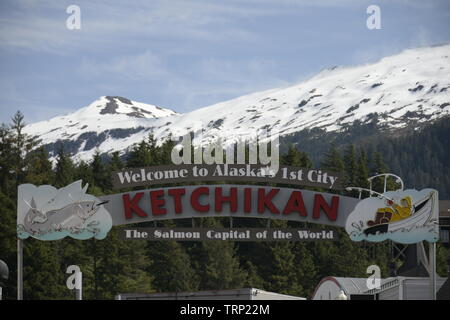 Segno di benvenuto, Ketchikan, Alaska, a sud-est di Alaska, STATI UNITI D'AMERICA Foto Stock