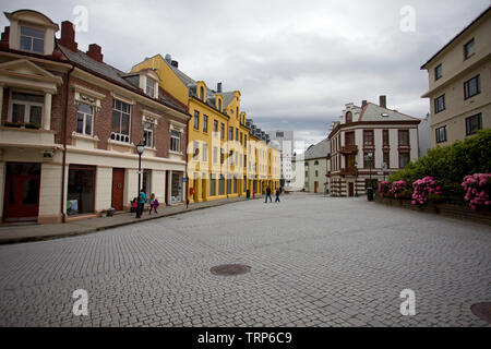 Dipinto di edifici della città vecchia di Alesund, Norvegia Foto Stock