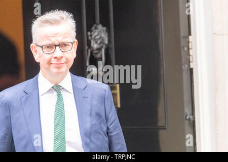 Londra 11 giugno 2019, Michael Gove lascia una riunione del gabinetto a 10 Downing Street, Londra Credit Ian Davidson/Alamy Live News Foto Stock
