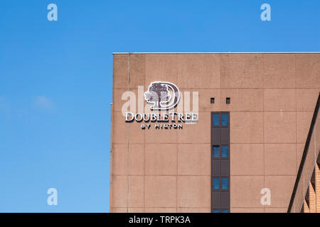 Doubletree by Hilton Sign, Glasgow, Renfrew Street, Scotland, UK Foto Stock
