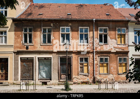 Casa abbandonati nel centro di Neuruppin, Germania Foto Stock