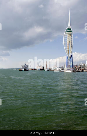 Emirati Spinnaker Tower di Portsmouth Foto Stock