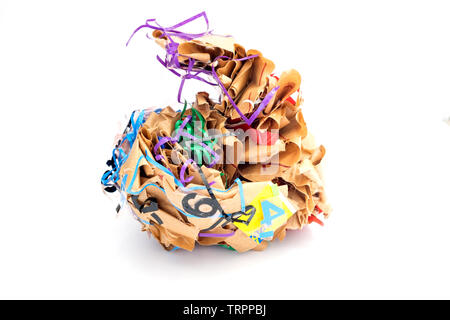 Colorata carta sgualcita marrone a forma di nastro adesivo grotesquely,su sfondo bianco Foto Stock