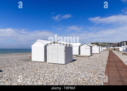 Cabine da spiaggia in Normandia Foto Stock